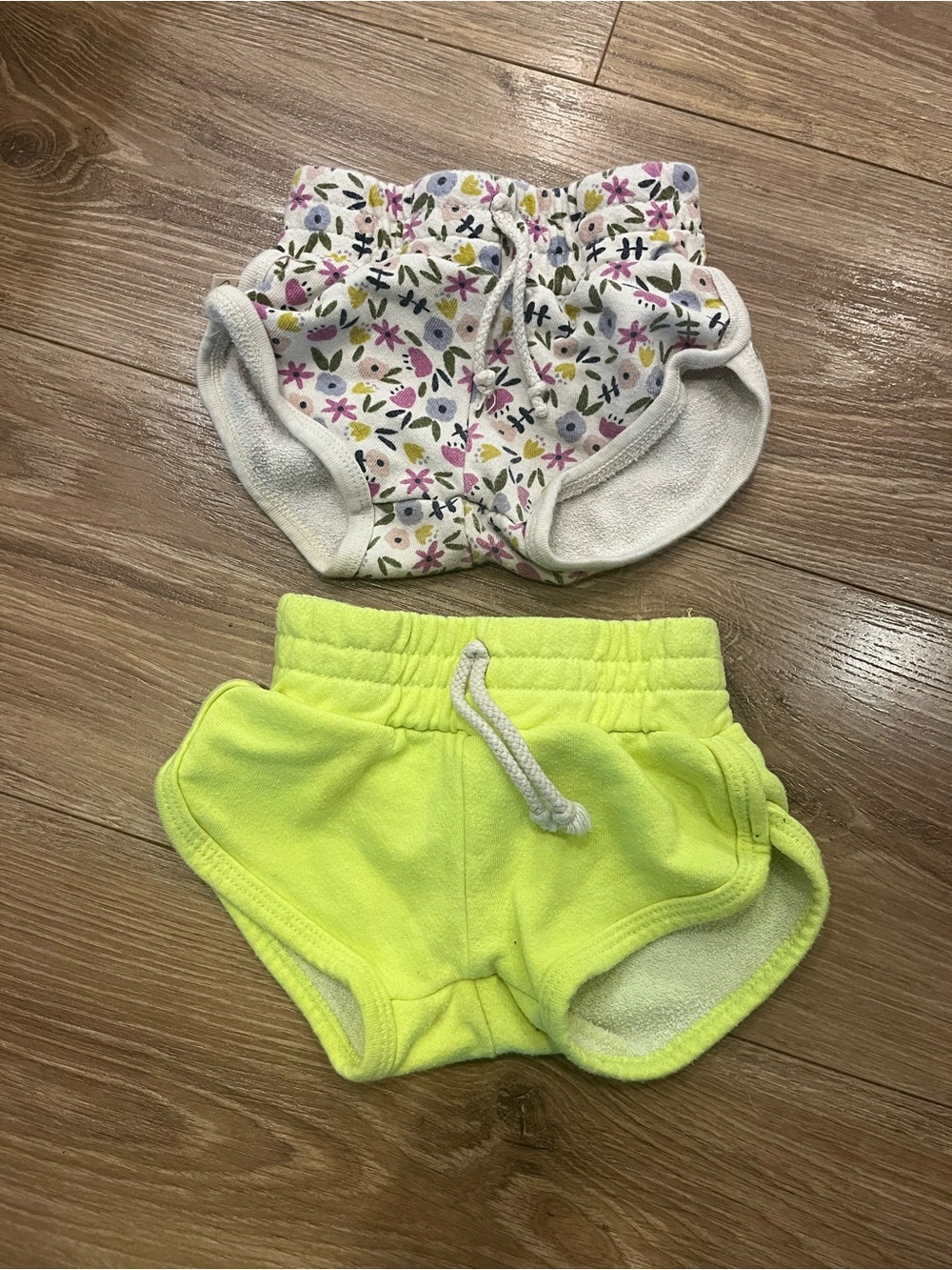 Childhoods Clothing Girls Neon Yellow and  Floral shorts size 2t